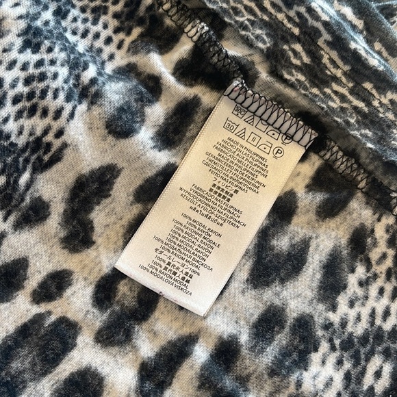 Michael Kors Size L Animal Snake Print Lightweight Long Sleeve T Shirt Top - Picture 10 of 11